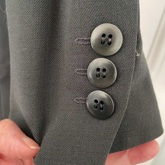 Vintage 90s Calvin Klein 100% wool blazer made in USA. Size 2 - Picture 7 of 15